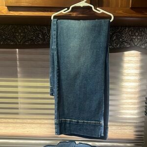 Cropped wide leg jeans. Size 31.